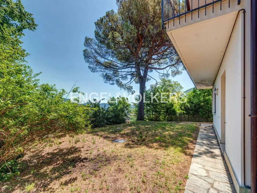 Garden - Villa with Lake View in Galbiate