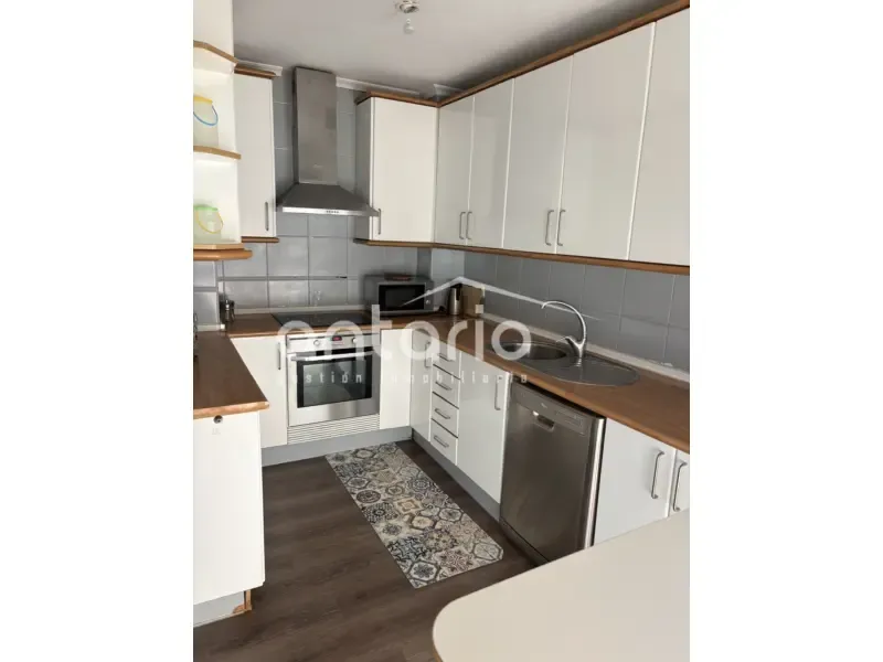 Cucina - Corner Flat with Large Windows in San Juan