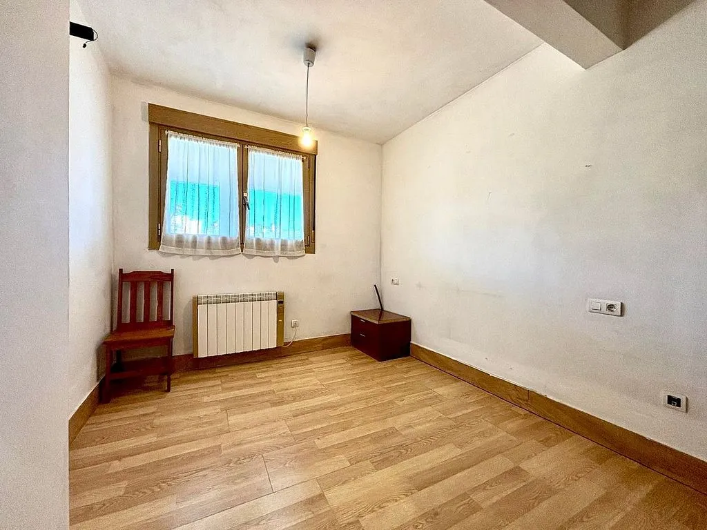 Toad - Two-Bedroom Flat with Garden in Errenteria