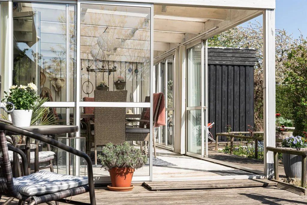 Terrass - Spacious Villa with South View in Simrishamn