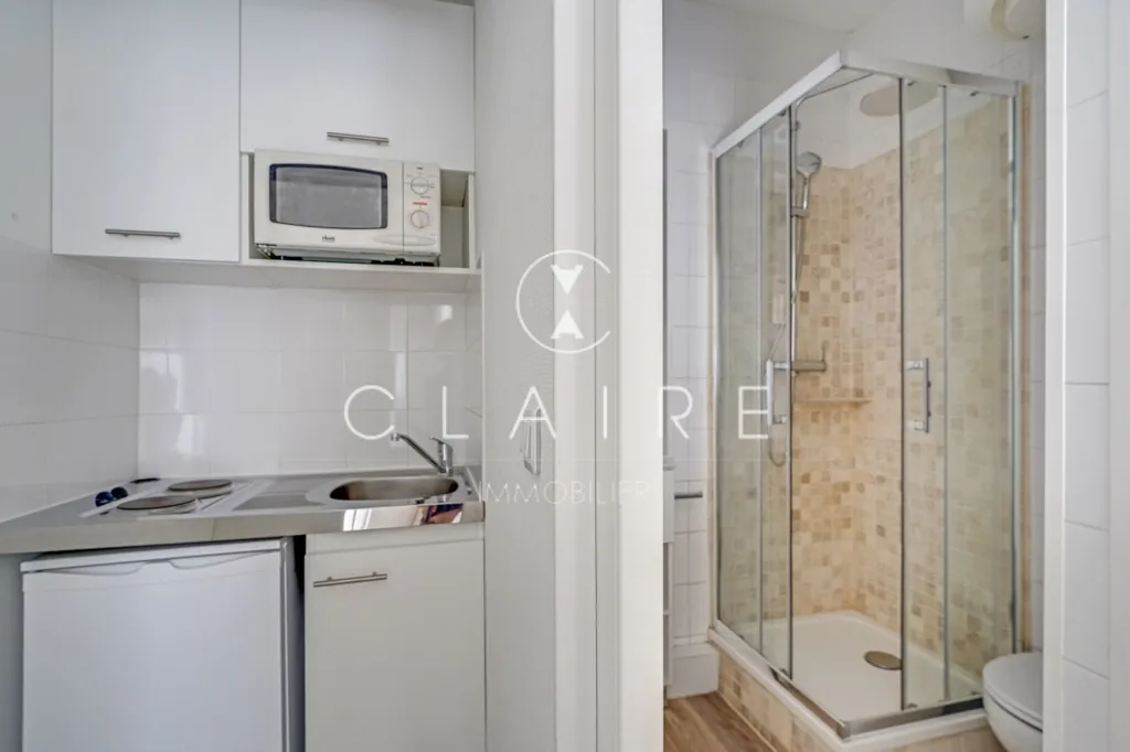 Vannitoad - Studio with Courtyard View in Paris 9ème