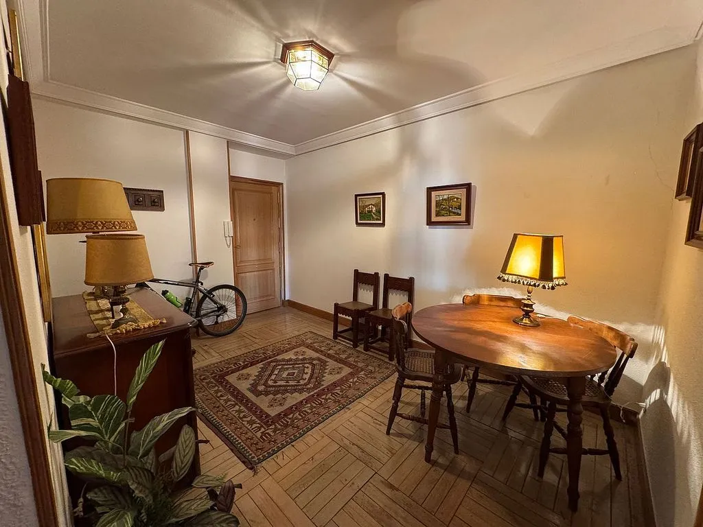Söögituba - Spacious Flat with Terrace in Hondarribia