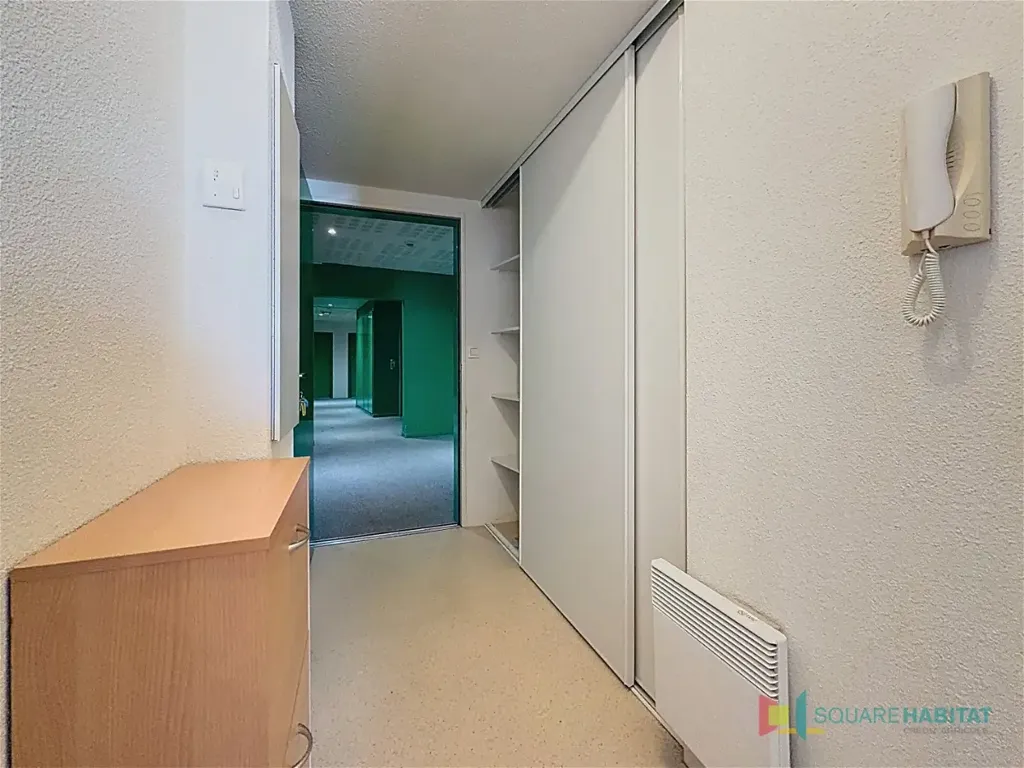 Esik - Meubled Studio with West View in Rennes