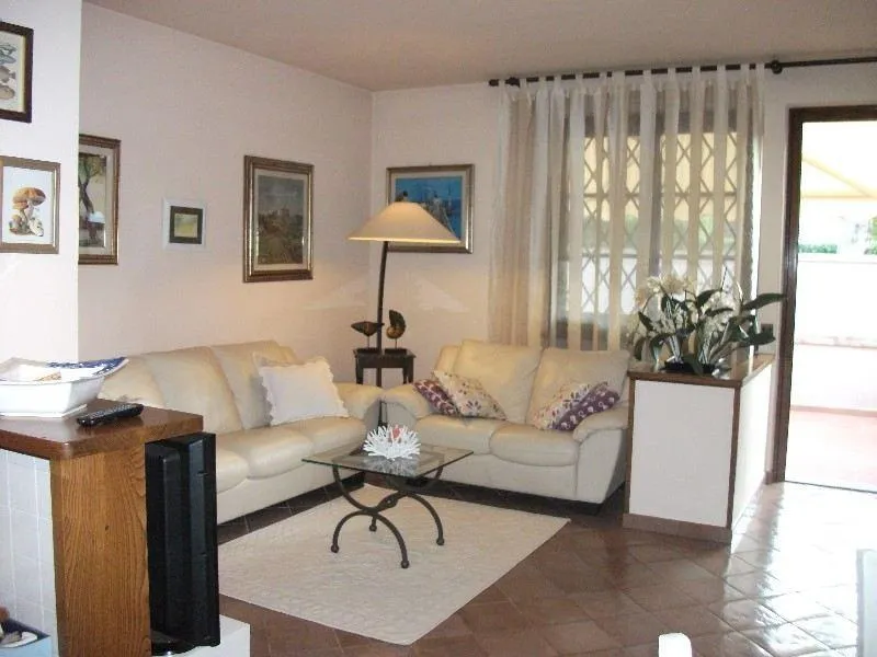 Séjour - Divided Villa with Garden in Forte Dei Marmi