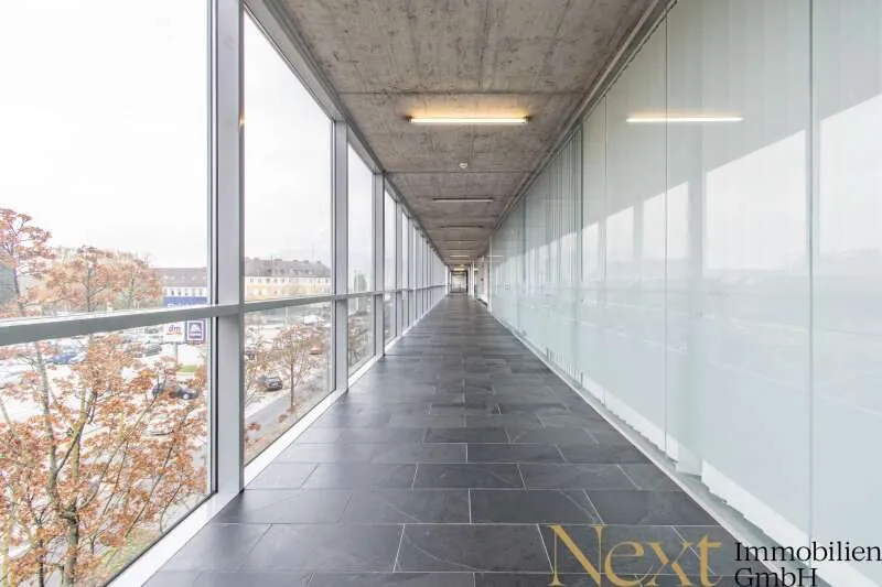 Entrée - Office Space with Optional Storage in Lenaupark, Linz