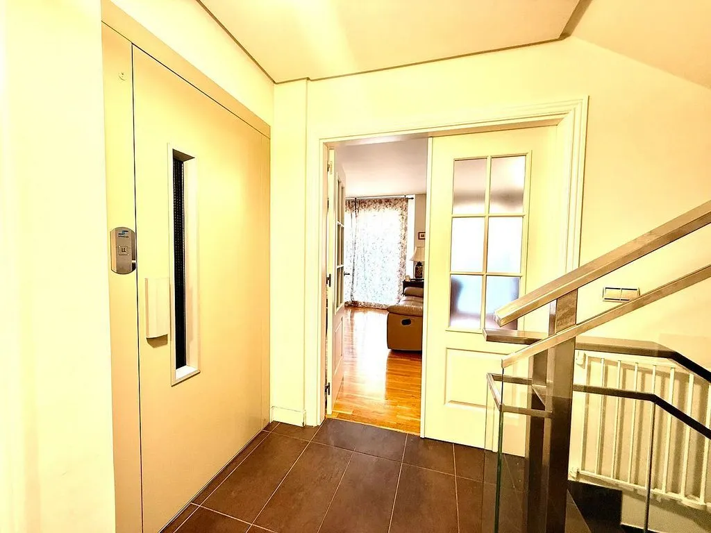 Hallway - Terraced Semi-Detached House in Aranguren