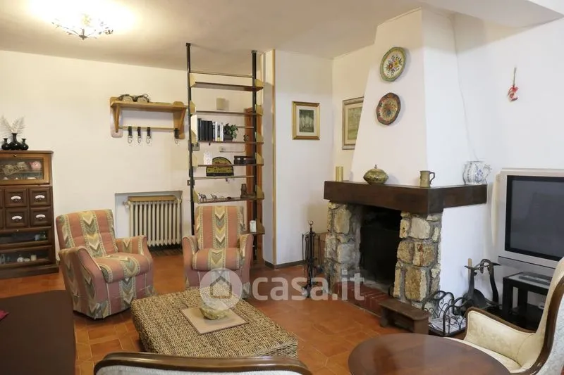 Soggiorno - Duplex con giardino in affitto a Tagliacozzo
