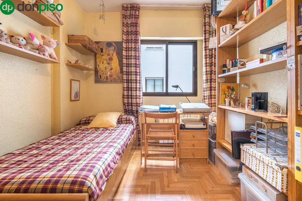 Chambres - 3-Bed Apartment with Balcony in Pajaritos, Granada