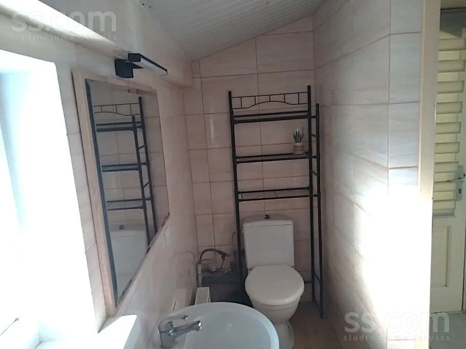 Vannitoad - Modern 4-Bedroom Duplex with Private Garden in Tukums