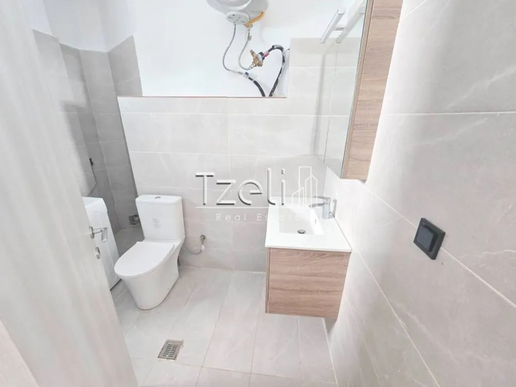 Vannitoad - Renovated Studio with Balcony in Patras Centre