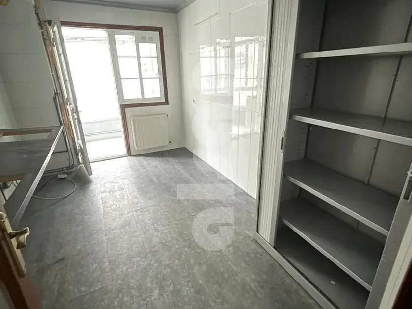 Pièces - Apartment with Large Windows in Vigo