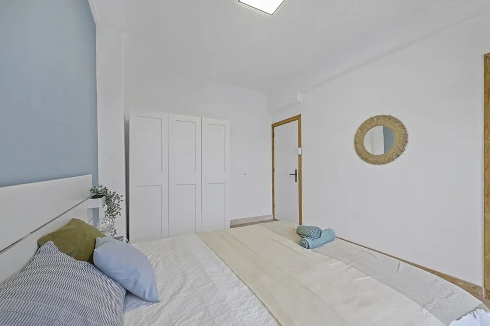 Chambres - Gemeubled 2-Bed Apartment with Balcony in Schiedam