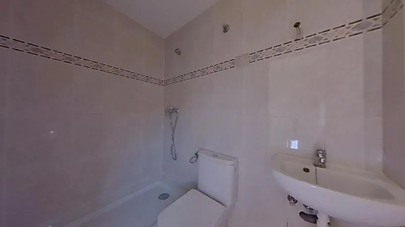 Salles de bain - Apartment with Garden Access in Manresa