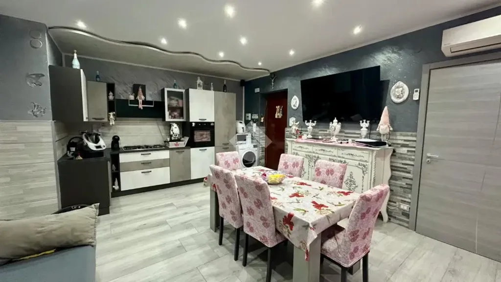 Söögituba - Modernised Apartment with Balcony in Palermo