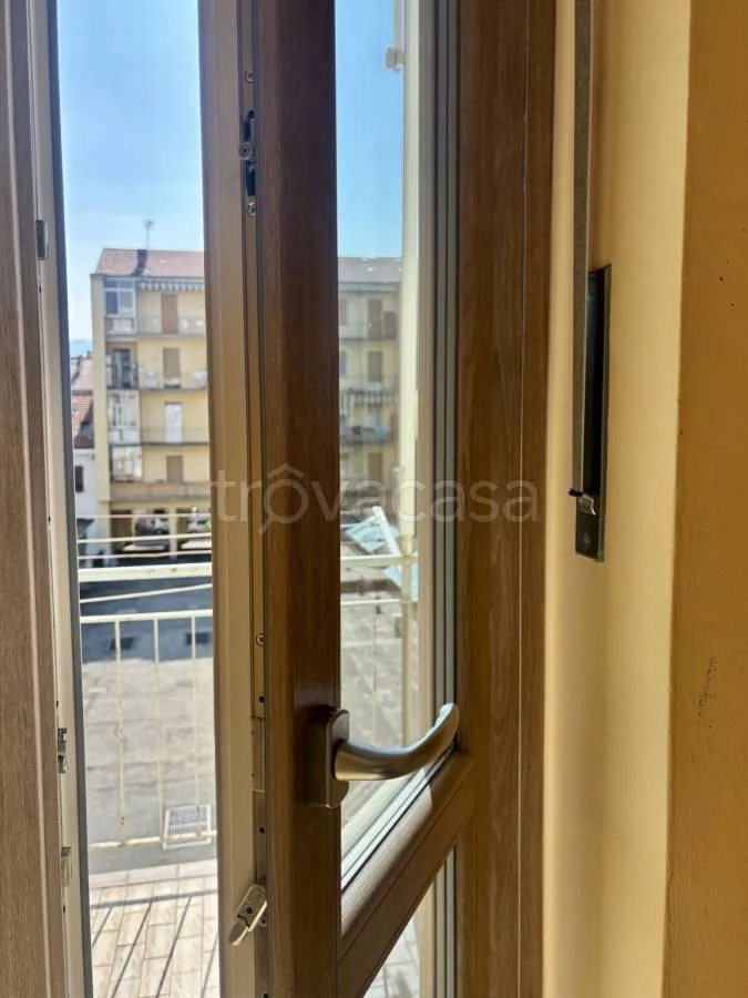 Balcon - Modernised 2-Bed Flat with Balcony in Pinerolo