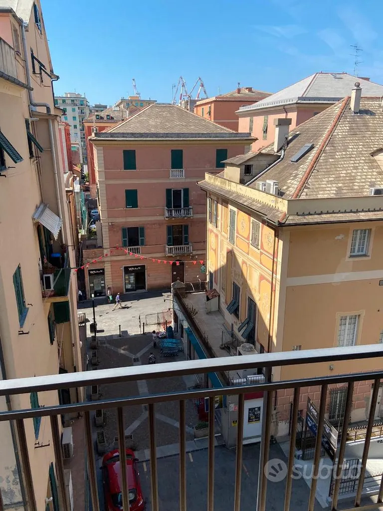 Balcon - Office Space with Balcony in Sestri P. (GE)