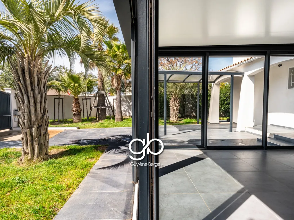 Terrasse - Villa Contemporaine avec Piscine et Dépendance à Pérols