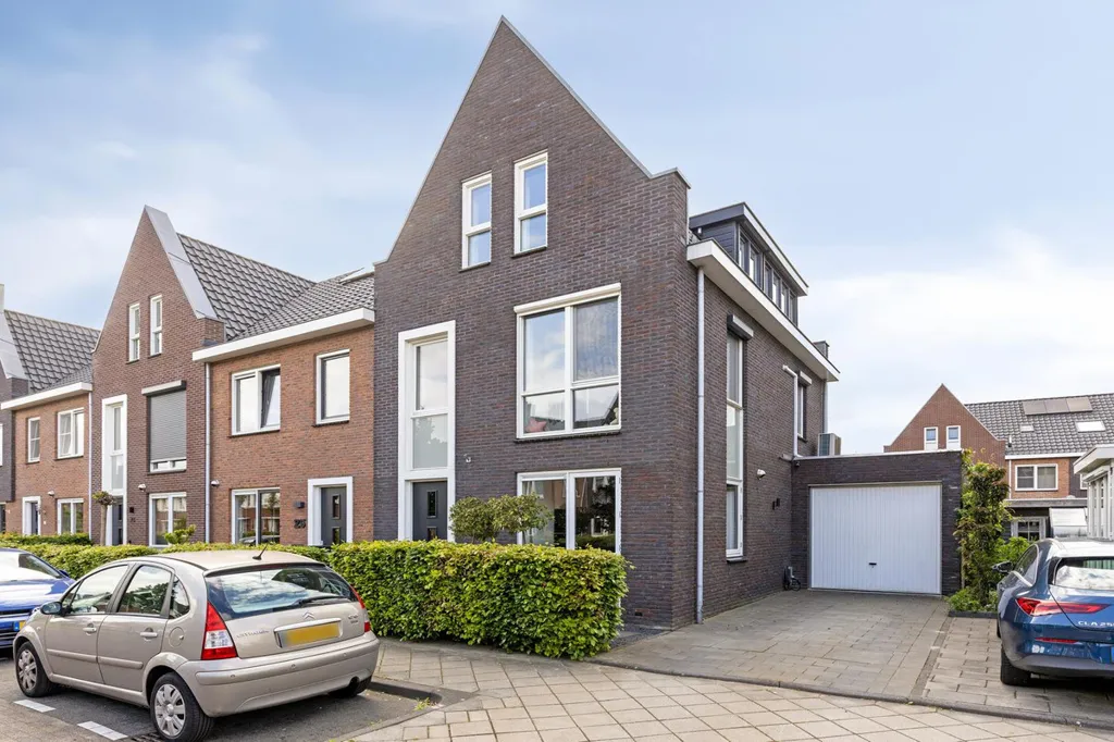 Välivaade - Modern Corner House with Garage in Woudenberg