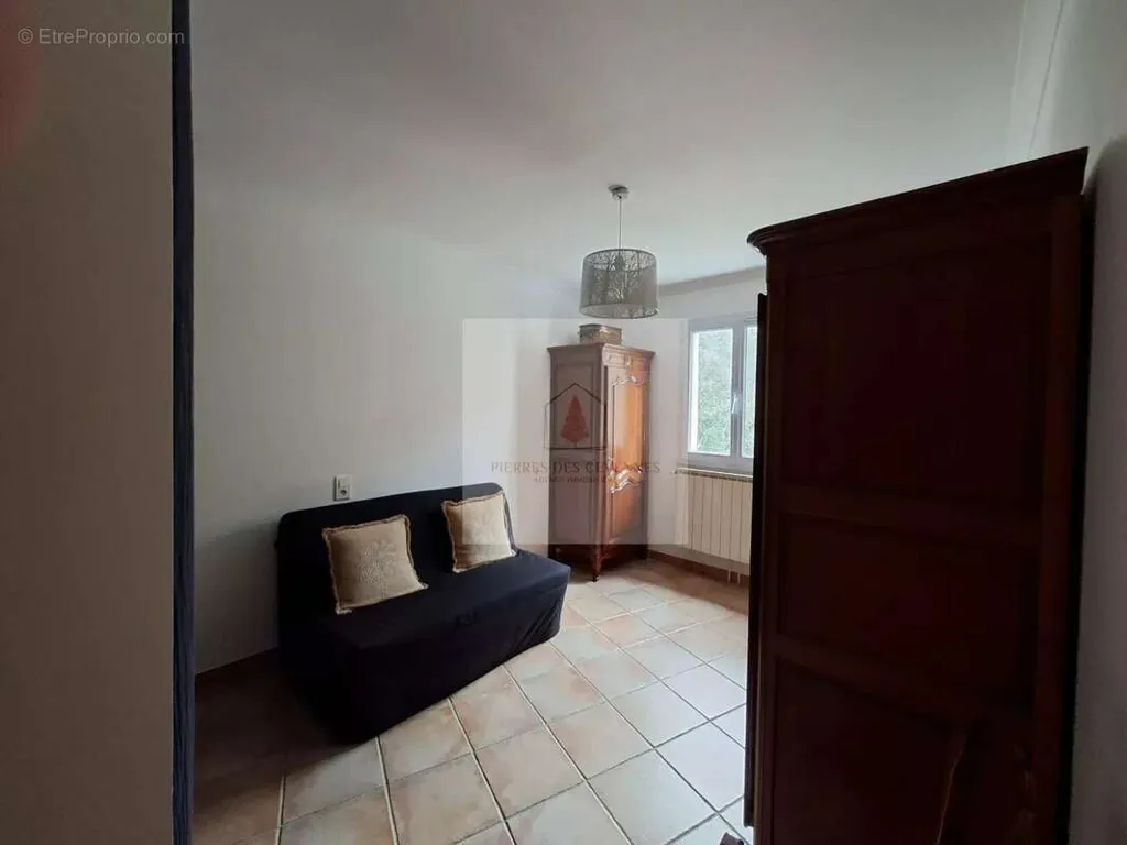 Chambres - Villa Contemporaine avec Vue Dégagée à Sénéchas