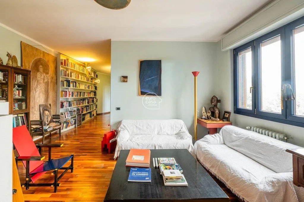 Living Room - Luxury Penthouse with Pool in Cassina de' Pecchi
