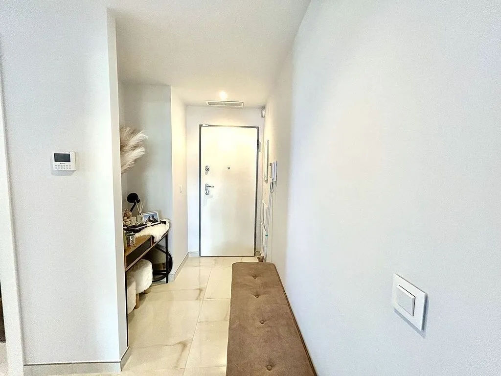 Esik - 3-Bed Flat with Pool in Playa Flamenca