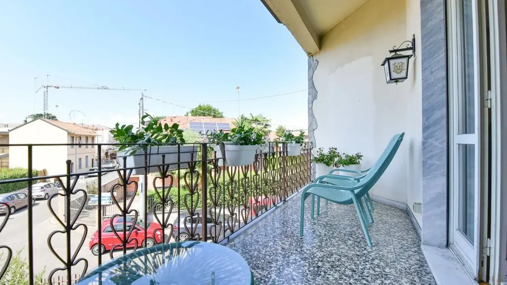 Rõdu - Semi-detached House with Garden in Giussano