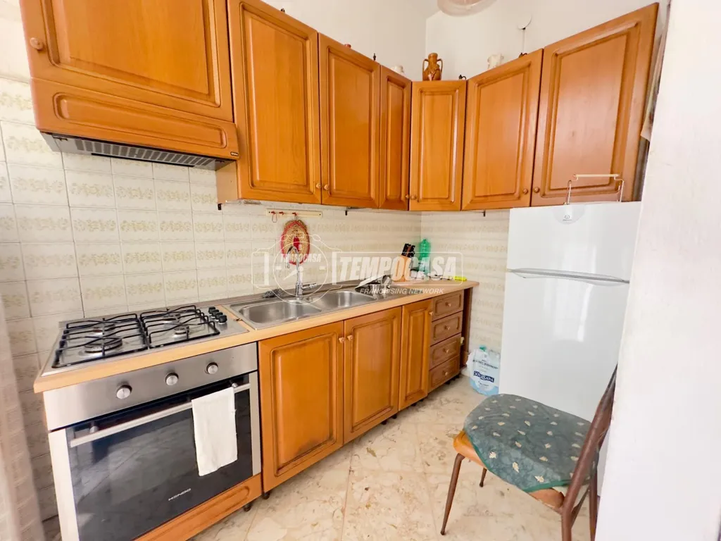 Cuisine - Three-Bedroom Flat with Patio in Valenzano