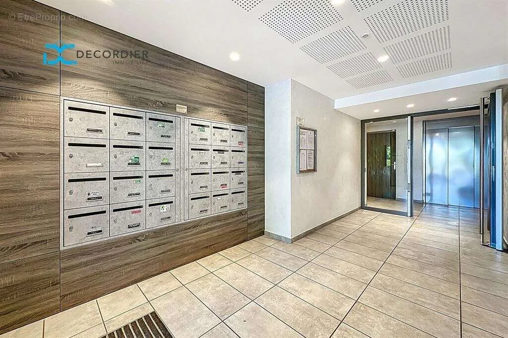 Entrée - Appartement avec Balcon proche Embarcadère à Evian-les-Bains