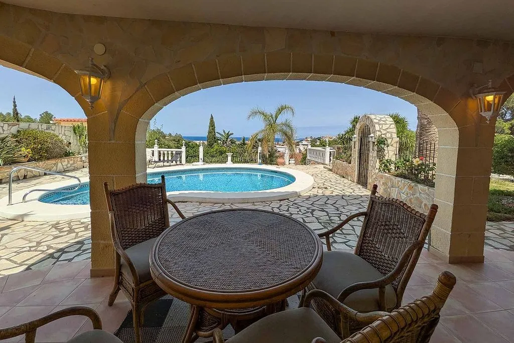 Terrass - House with Pool and Terrace in La Pedrera