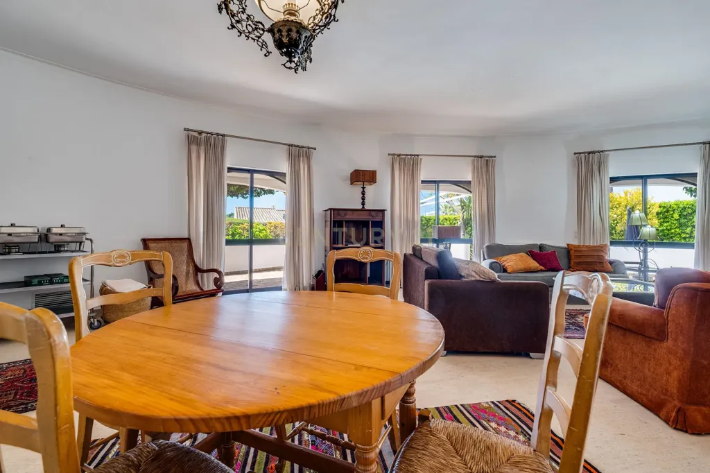 Dining Room - Sea View Villa with Pool in Alvor