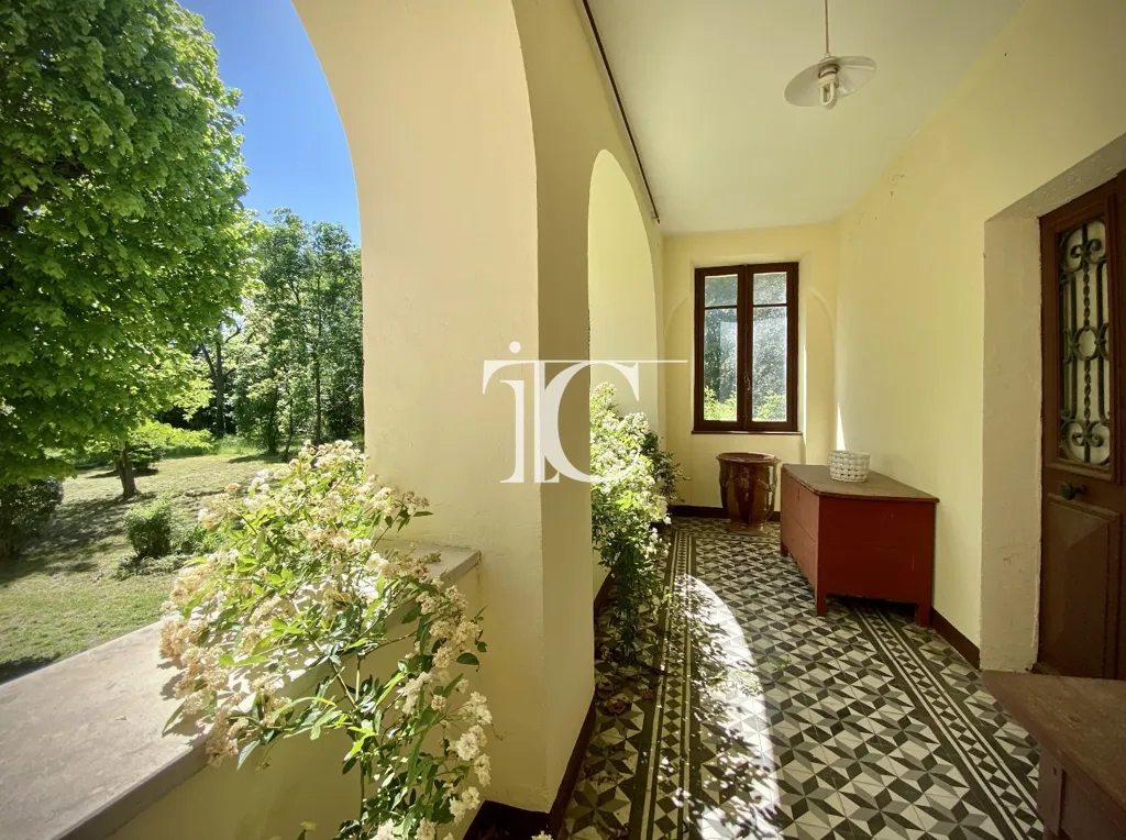 Terrasse - Demeure de Charme avec Parc au Sud d'Alès