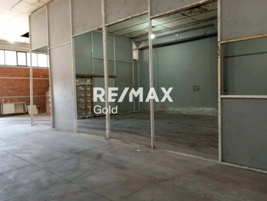 Pièces - 3-Storey Office Building with Parking in Kalochori
