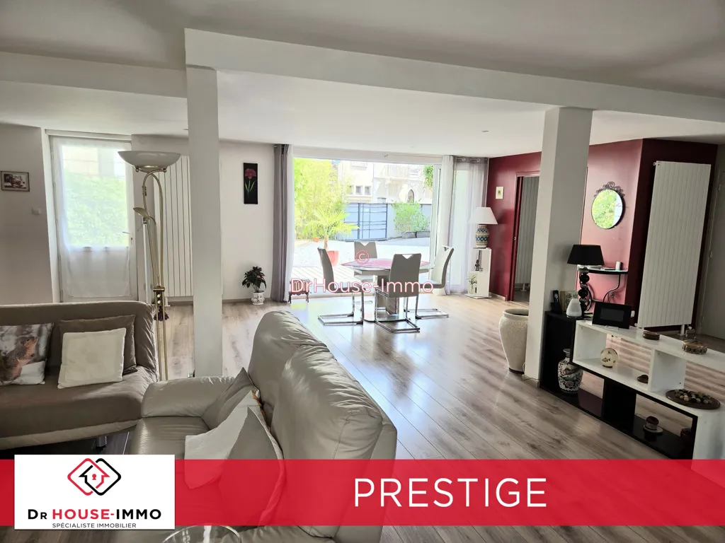Séjour - Villa Typique avec Jardin à Vichy Centre