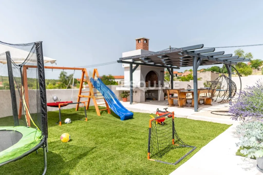 Aed - Luxury Villa with Pool in Tinj, Benkovac