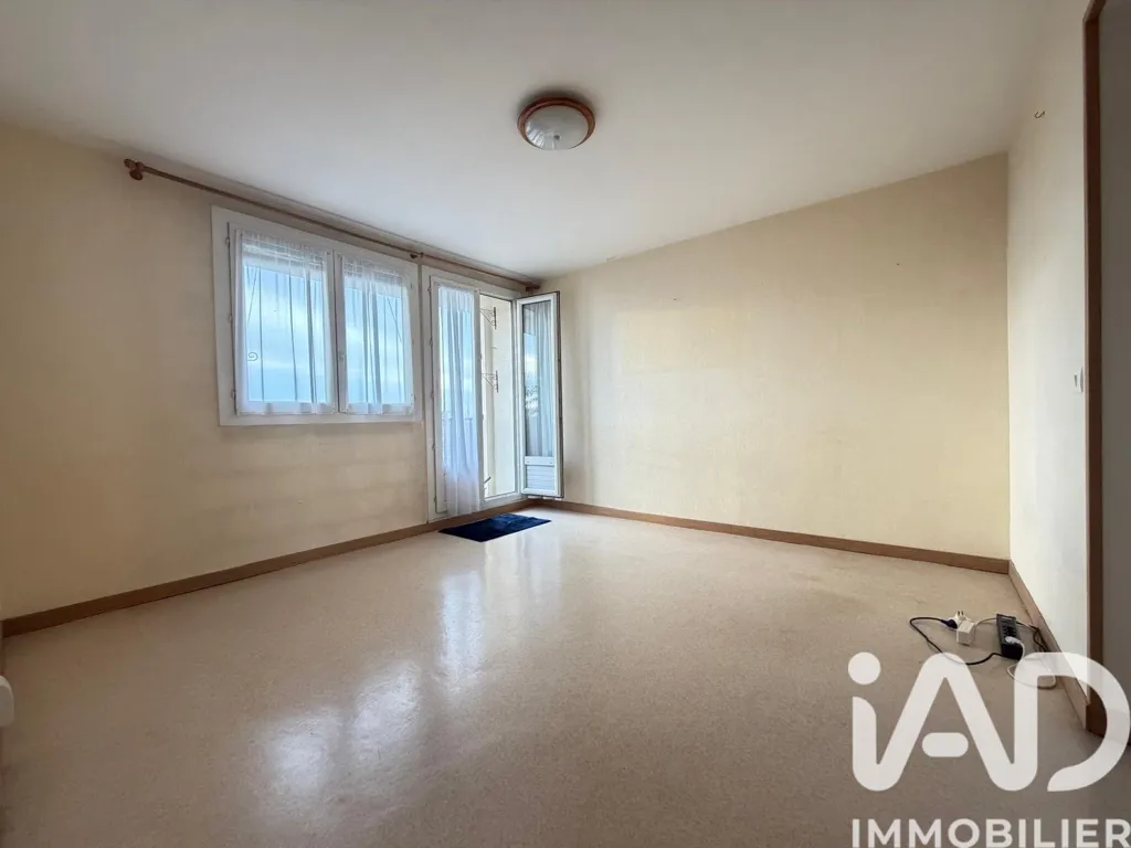 Stanze - Flat with Balcony in Central Location