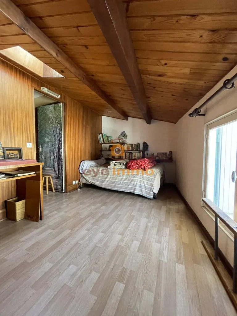 Rooms - Rustic House with South-Facing Courtyard in Lespignan