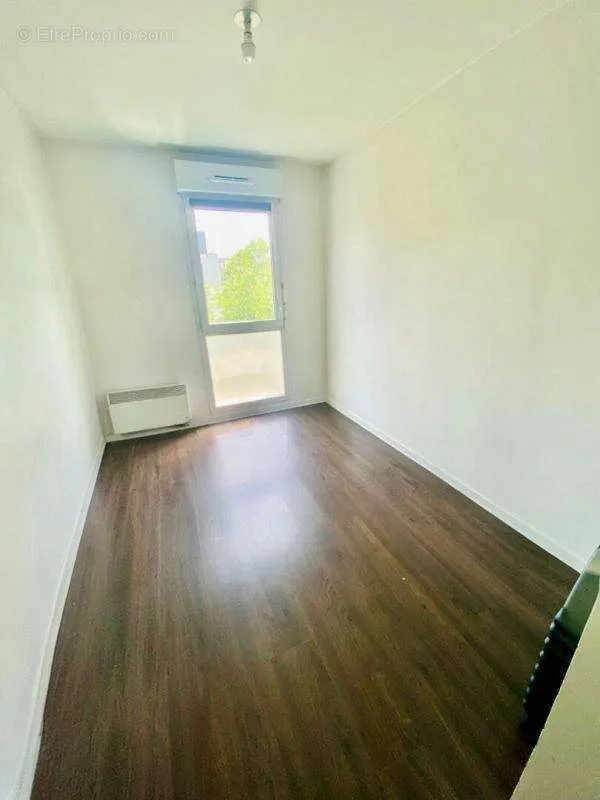 Stanze - 4-Bed Apartment with Balcony in Montévrain