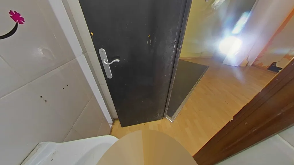 Bathrooms - Commercial Space near Reus Centre