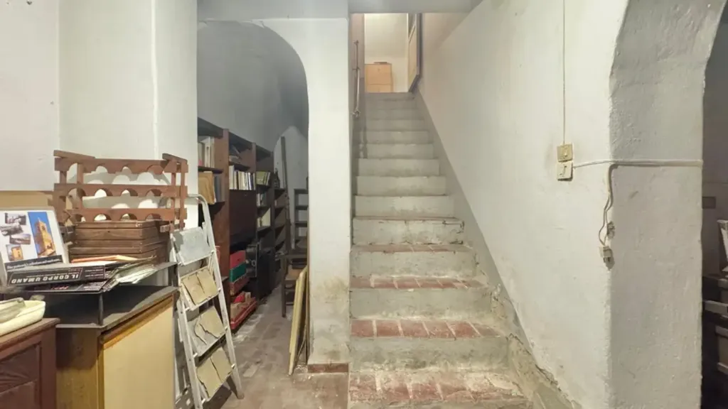 Pièces - Period Apartment with Balcony in Florence