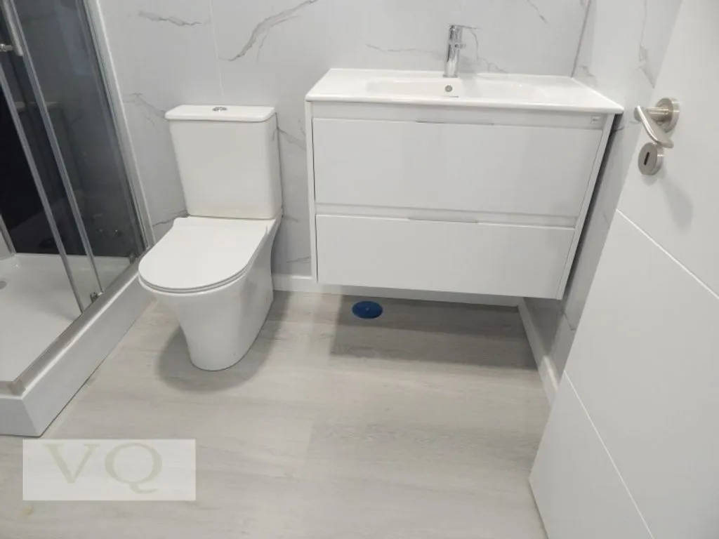 Salles de bain - Renovated Flat with Solar Orientation in Oeiras