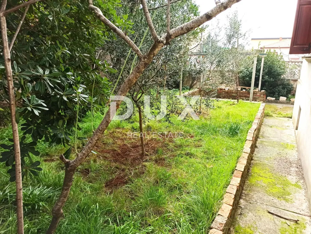 Jardin - Austro-Hungarian Villa for Renovation near Pula