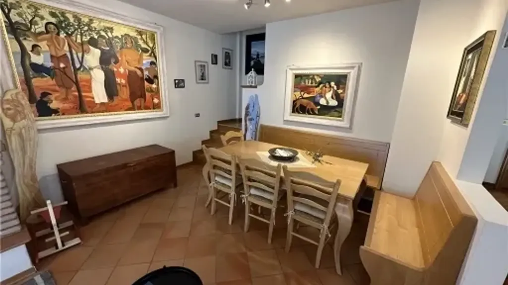 Sala da pranzo - Rustic Villa with Private Garden in Lastra a Signa
