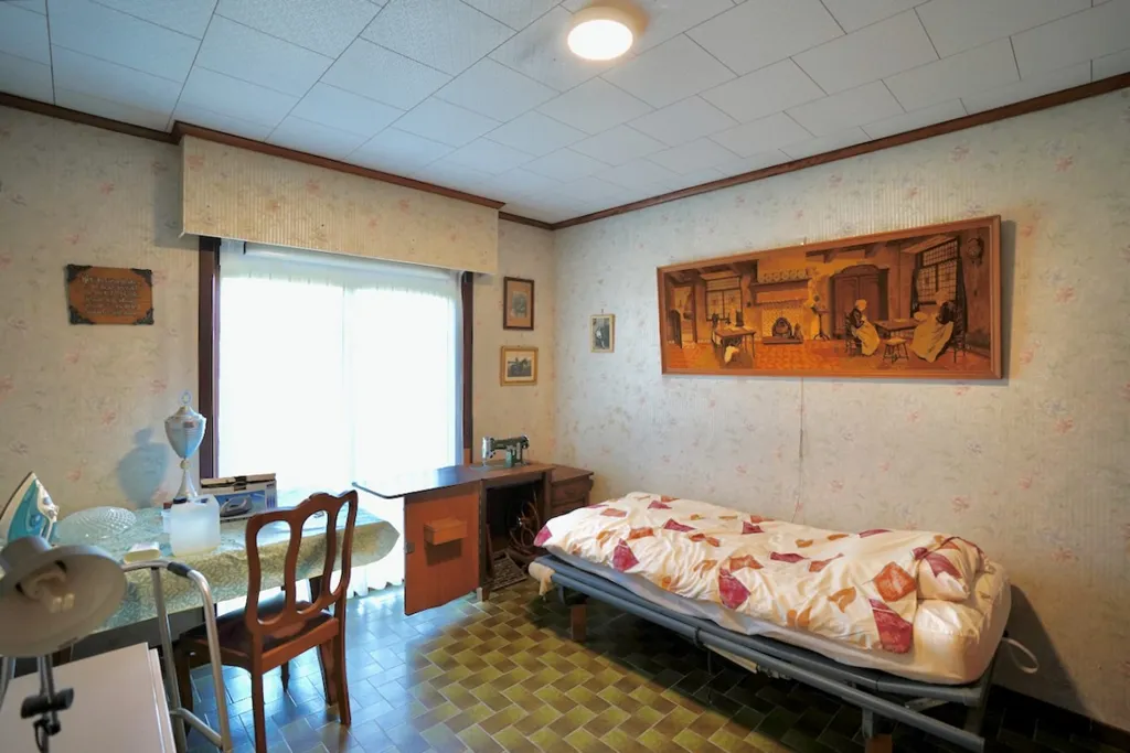 Magamistoad - Bungalow with Large Garage in Ertvelde
