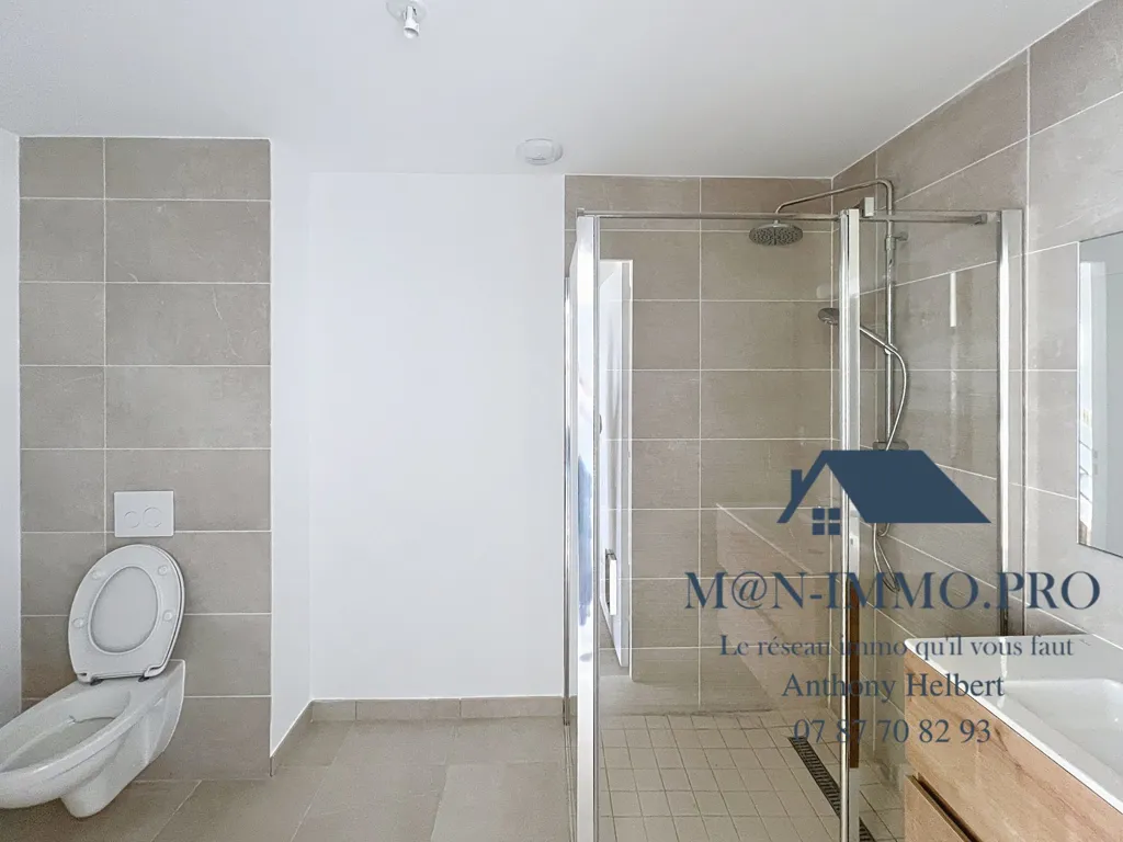 Salles de bain - Appartement Rénové avec Terrasse à Lamballe