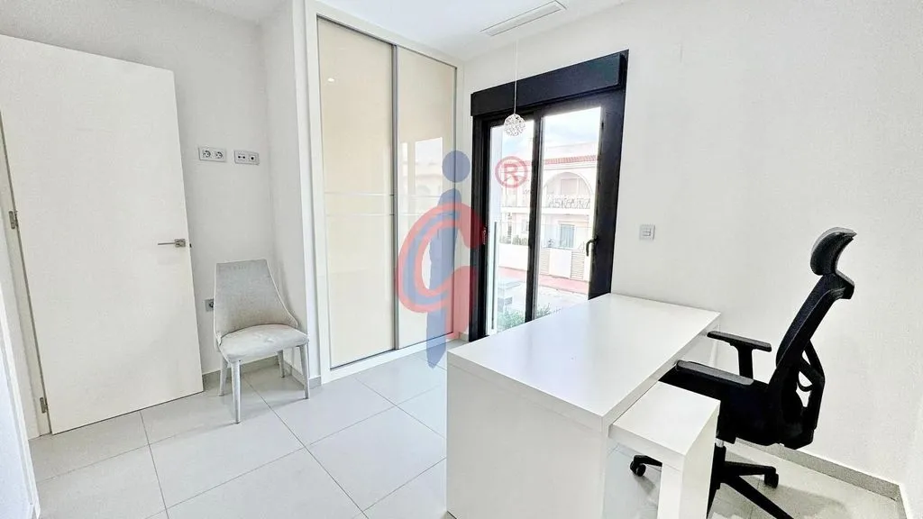 Office - Detached House with Pool in Rojales, Valencia
