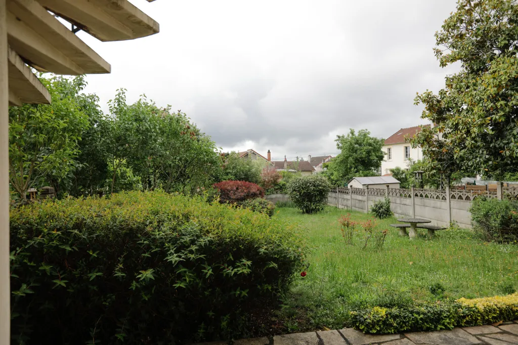 Jardin - Maison d'Architecte dans Quartier Calme
