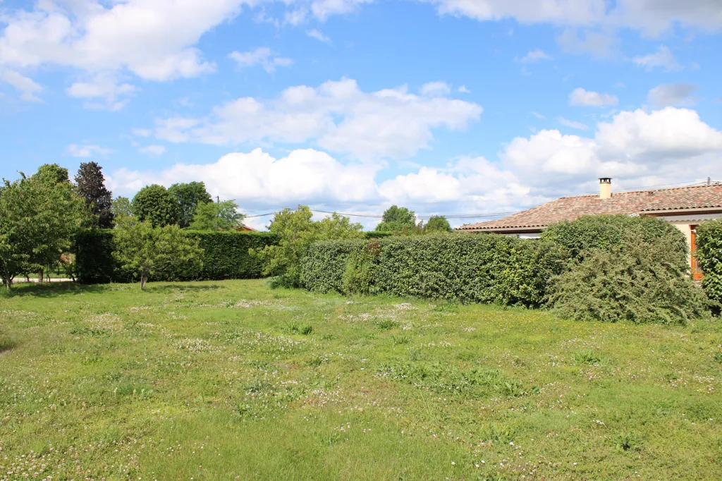 Aed - Charming House with Enclosed Garden in Quiet Area