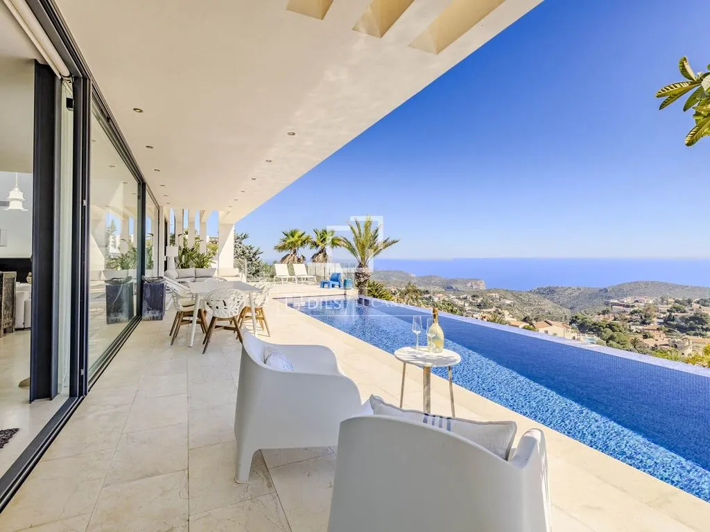 Piscine - Luxury Villa with Panoramic Sea Views in Benitachell