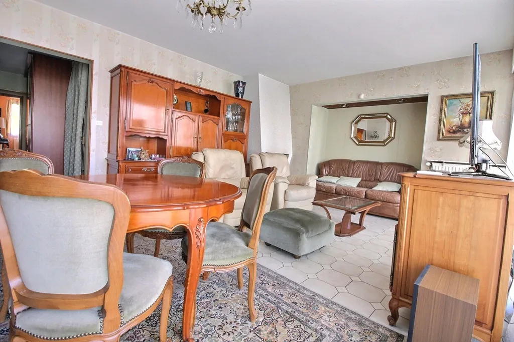 Salle à manger - Appartement 4 Pièces avec Balcon à L'Île-Saint-Denis