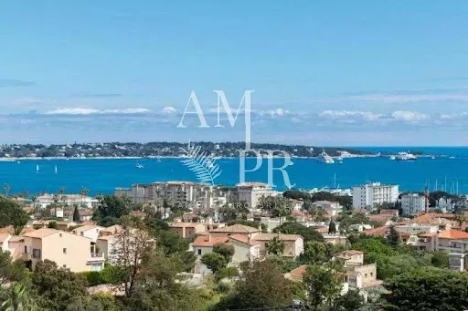 Villa Luxueuse avec Vue Mer à Golfe-Juan